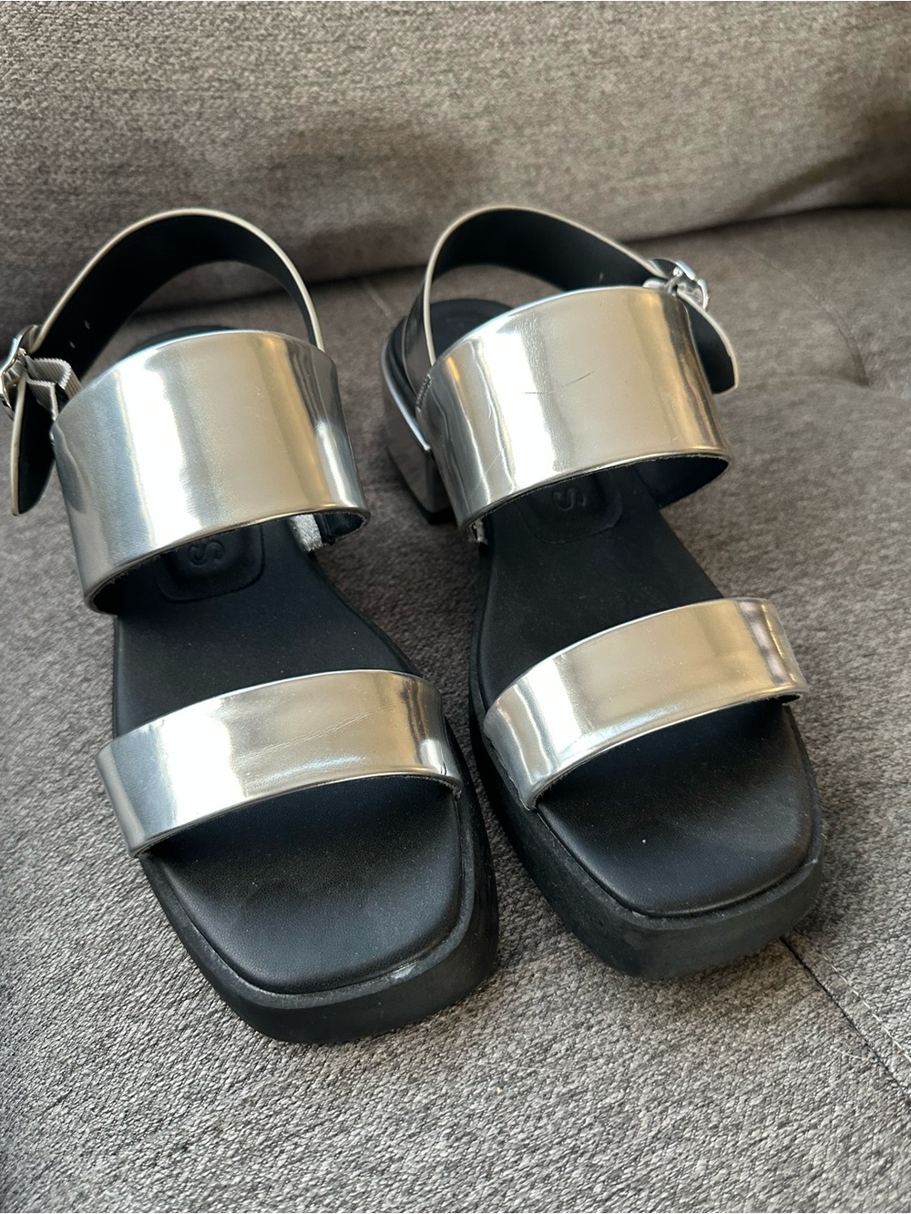 Aerosoles Women's Silver Metalic Slingback Sandals